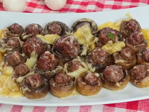 Champignons mit Hackbällchen