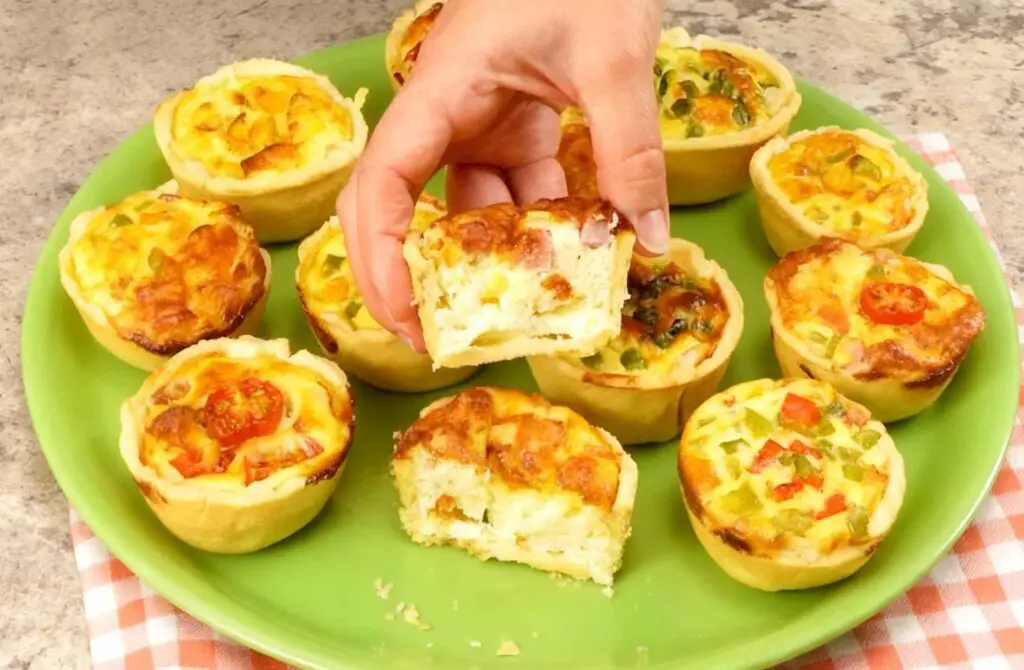 Muffins mit Ricotta, Schinken und Käse