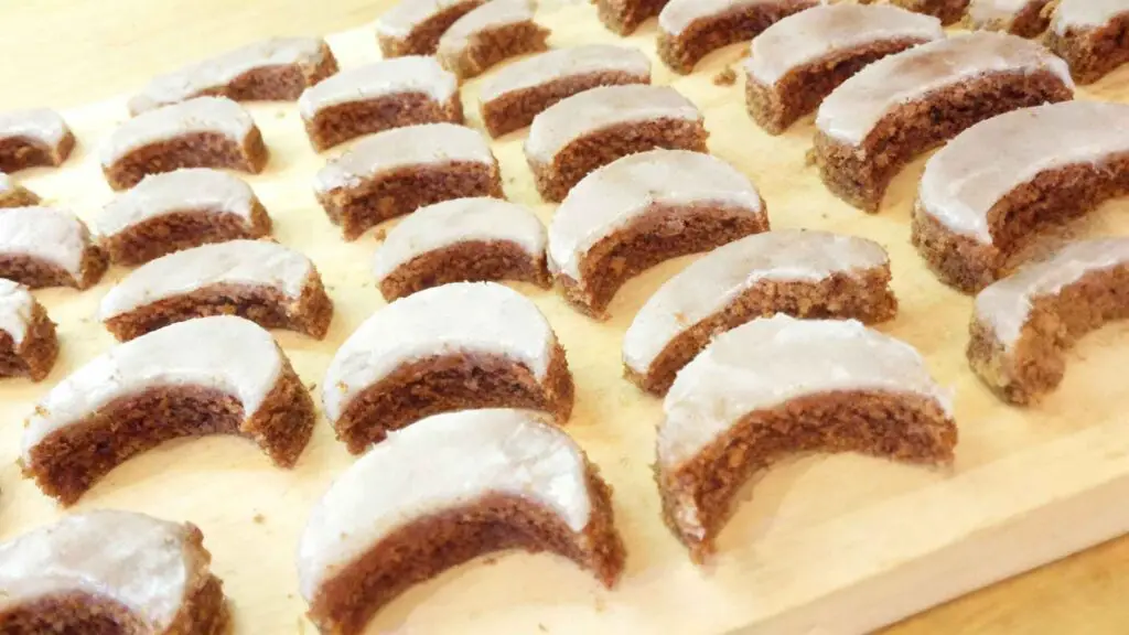 Walnuss-Schoko-Halbmonde