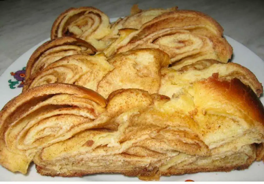 Zimt-Zopf aus Hefeteig